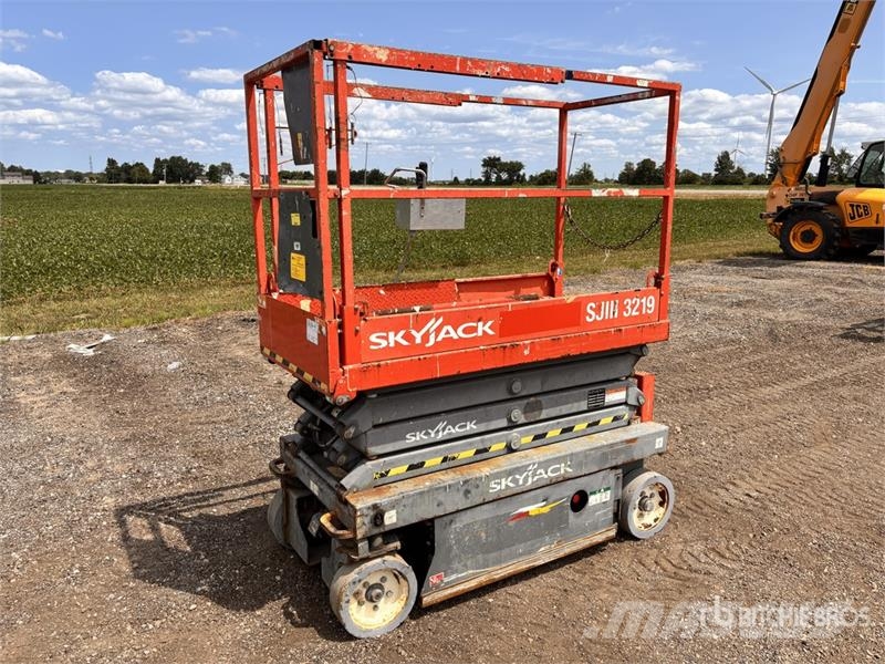 SkyJack SJIII3219 Scissor lifts