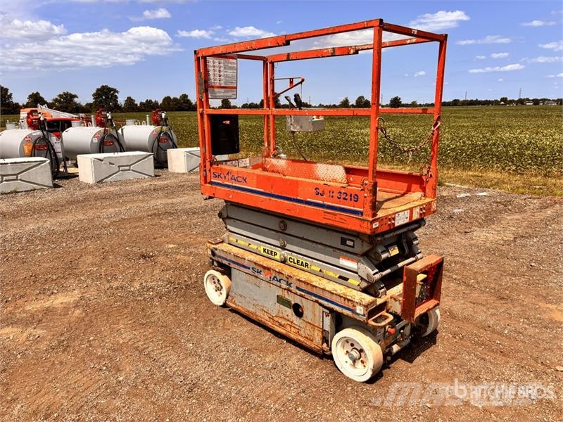 SkyJack SJIII3219 Scissor lifts