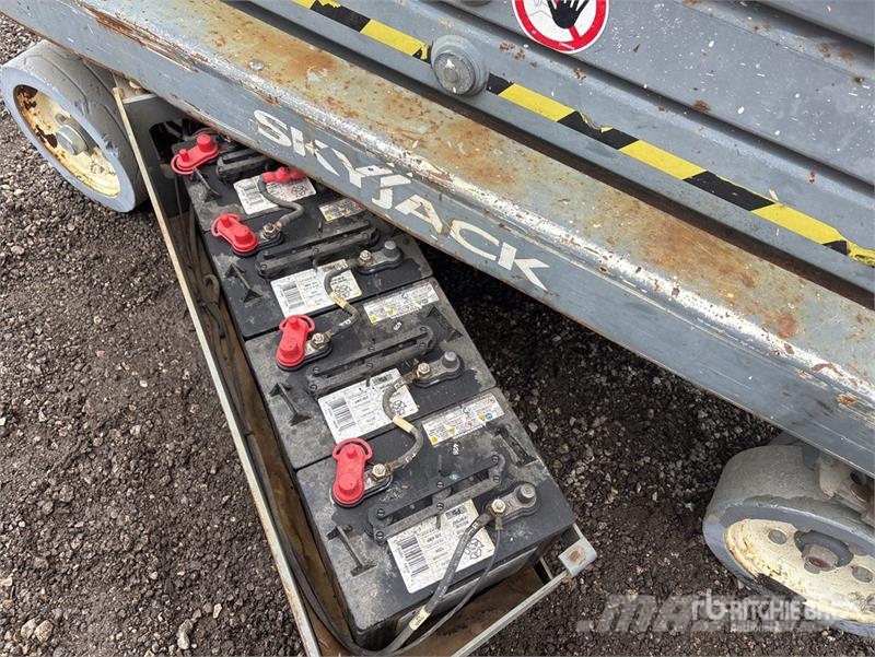 SkyJack SJIII3219 Scissor lifts