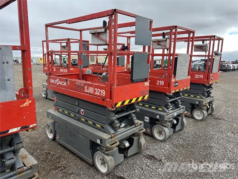 SkyJack SJIII3219 Electric Scissor Lift Šķerveida pacēlāji