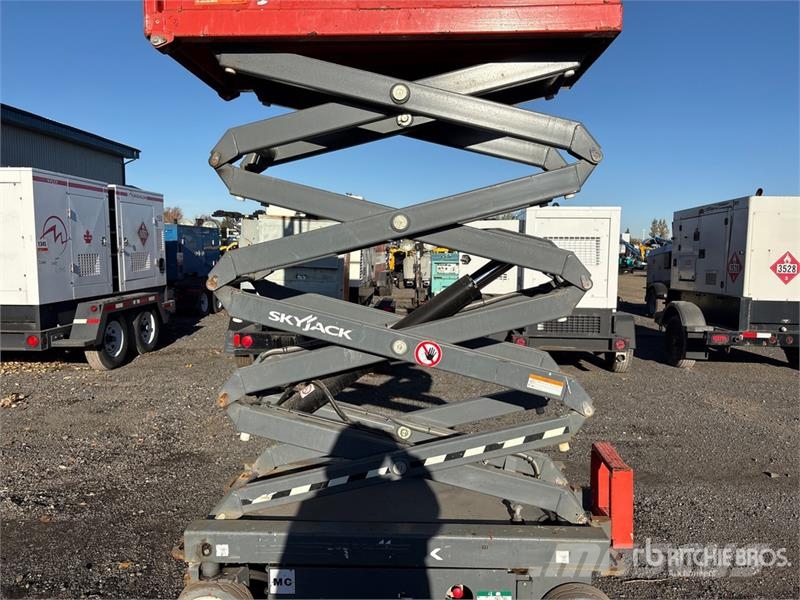 SkyJack SJIII3219 Electric Scissor Lift Scheren-Arbeitsbühnen