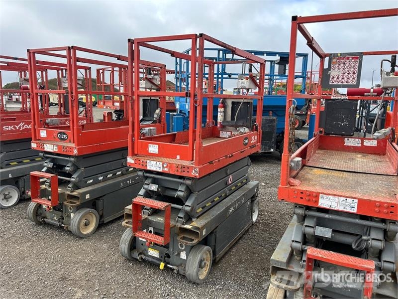 SkyJack SJIII3219 Electric Scissor Lift Šķerveida pacēlāji