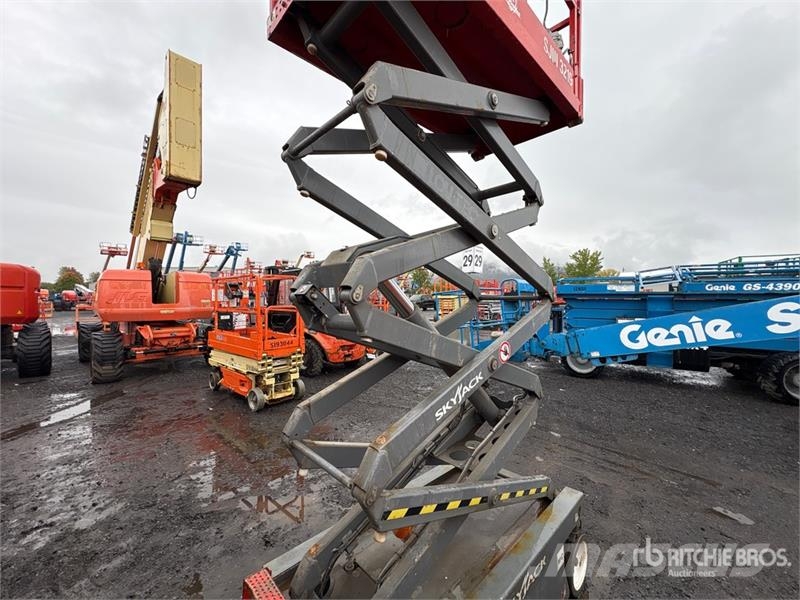 SkyJack SJIII3219 Electric Scissor Lift Scissor lifts