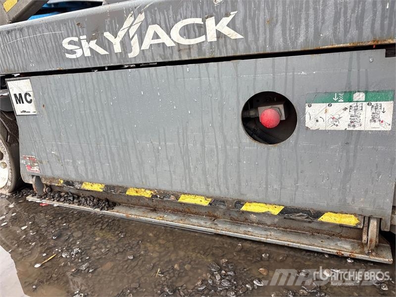 SkyJack SJIII3219 Electric Scissor Lift Scissor lifts