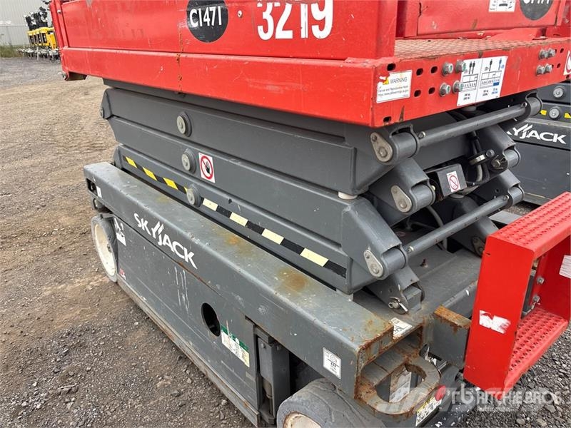 SkyJack SJIII3219 Electric Scissor Lift Šķerveida pacēlāji