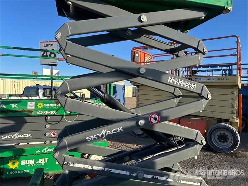 SkyJack SJIII3219 Electric Scissor Lift Šķerveida pacēlāji