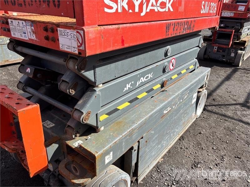 SkyJack SJIII3219 Electric Scissor Lift Käärtõstukid