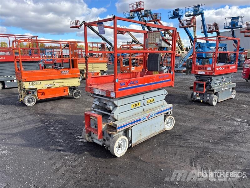 SkyJack SJIII3219 Electric Scissor Lift رافعات مقصية الشكل