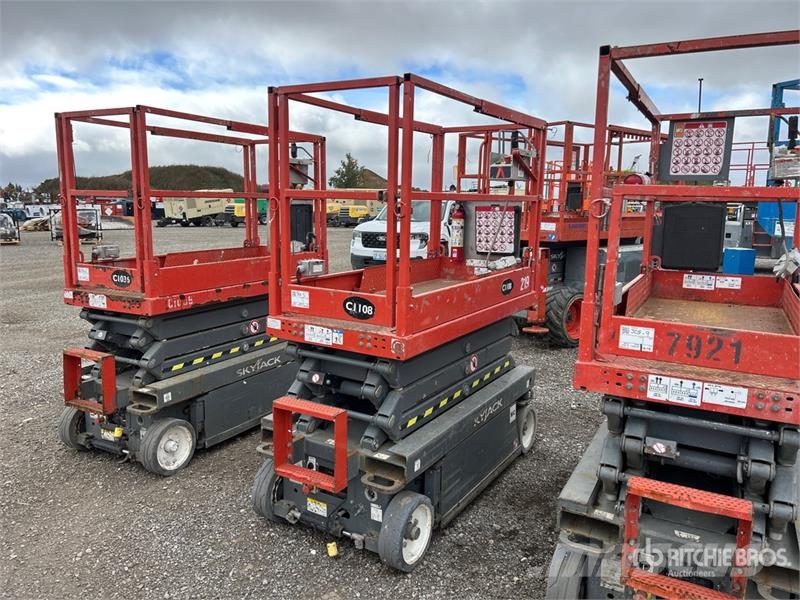 SkyJack SJIII3219 Electric Scissor Lift Šķerveida pacēlāji