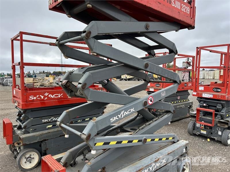 SkyJack SJIII3219 Electric Scissor Lift Šķerveida pacēlāji