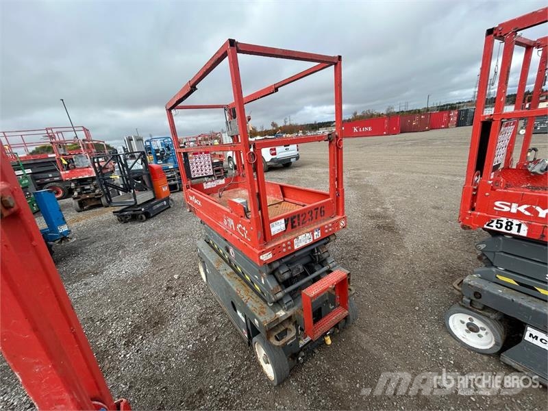 SkyJack SJIII3219 Electric Scissor Lift Šķerveida pacēlāji