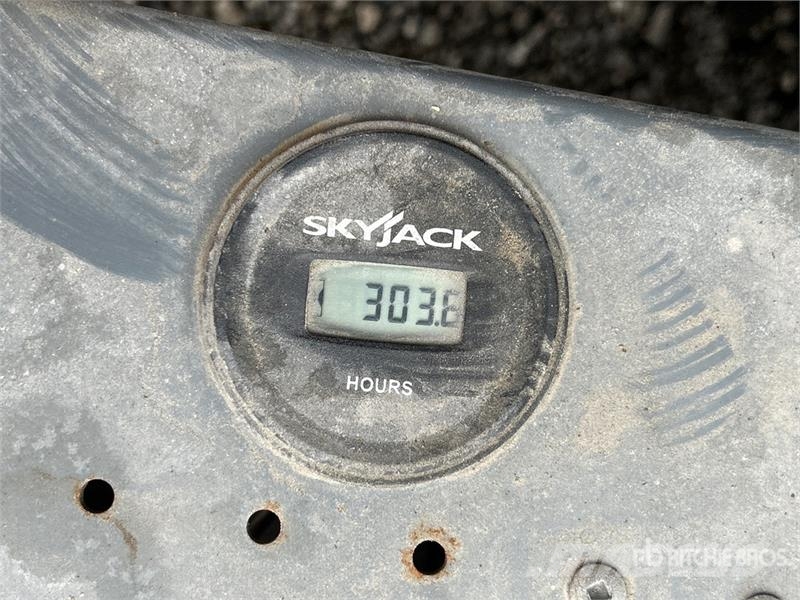 SkyJack SJIII3219 Electric Scissor Lift Šķerveida pacēlāji