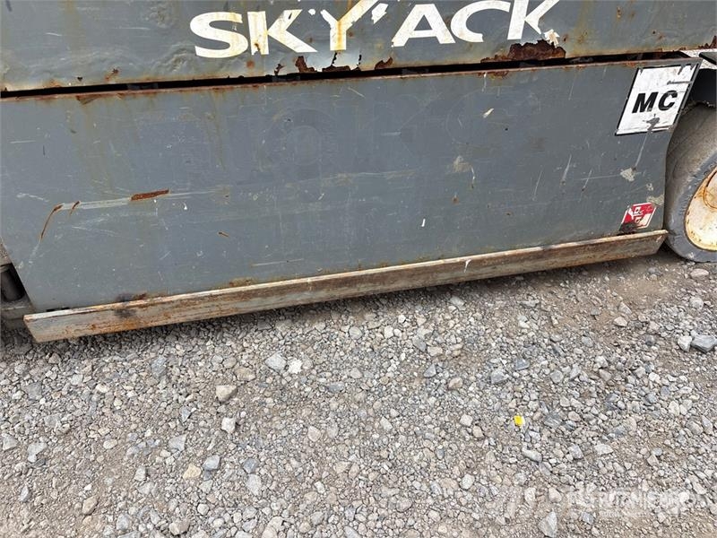 SkyJack SJIII3219 Electric Scissor Lift Šķerveida pacēlāji