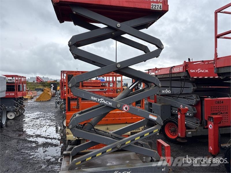 SkyJack SJIII3219 Electric Scissor Lift Scissor lifts