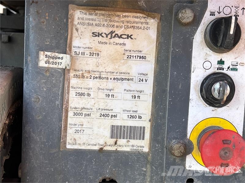 SkyJack SJIII3219 Electric Scissor Lift Šķerveida pacēlāji