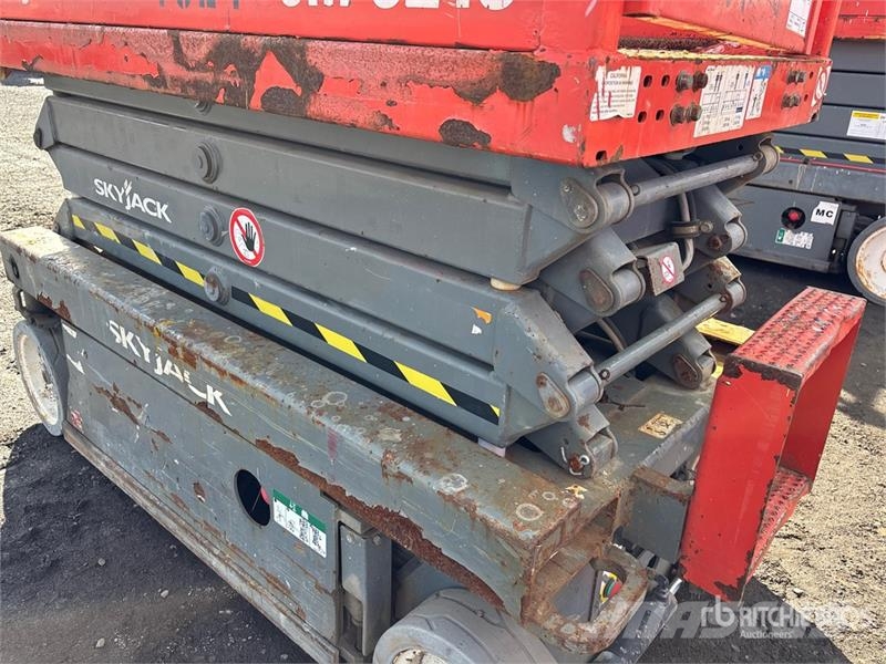 SkyJack SJIII3219 Electric Scissor Lift رافعات مقصية الشكل