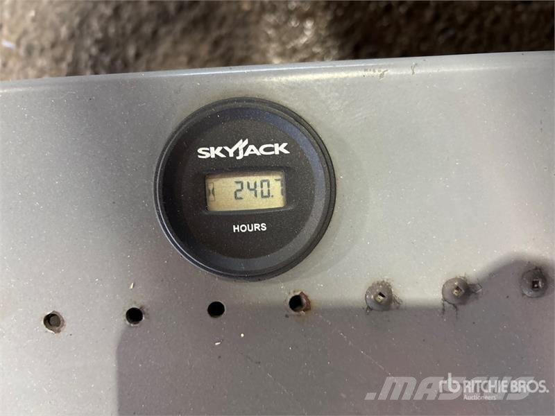 SkyJack SJIII3219 Electric Scissor Lift Škaraste platforme