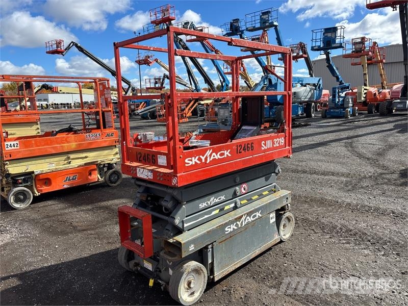 SkyJack SJIII3219 Electric Scissor Lift Käärtõstukid