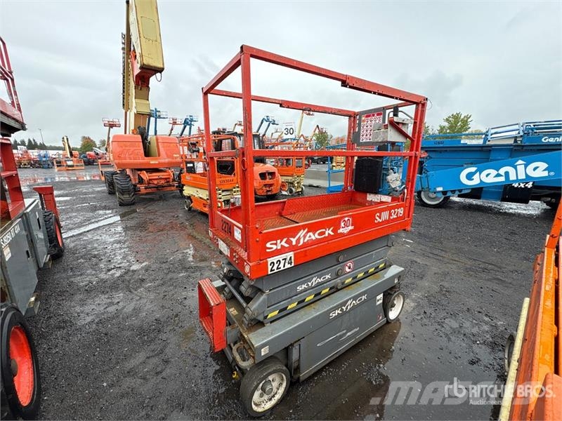 SkyJack SJIII3219 Electric Scissor Lift Scissor lifts