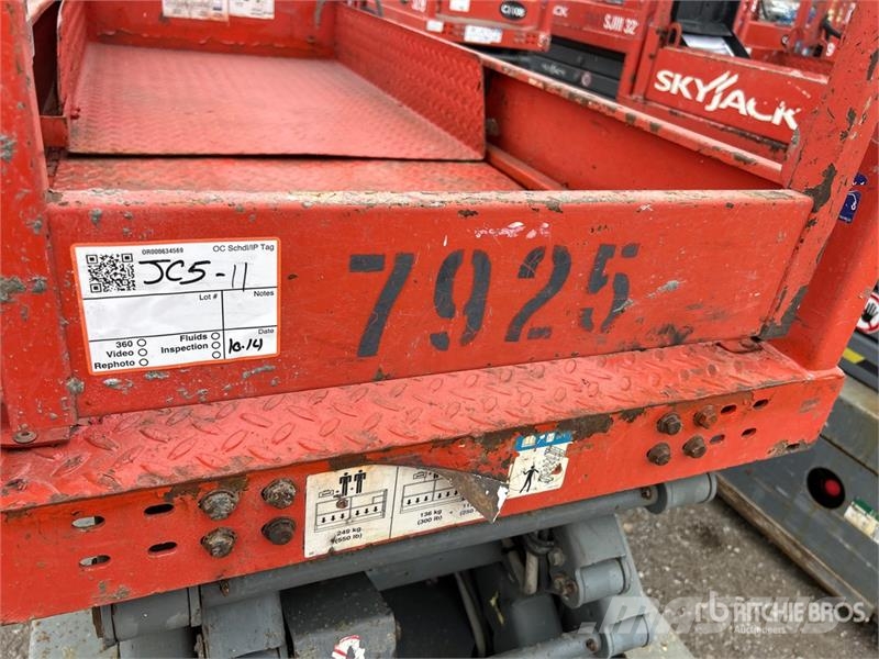 SkyJack SJIII3219 Electric Scissor Lift Šķerveida pacēlāji