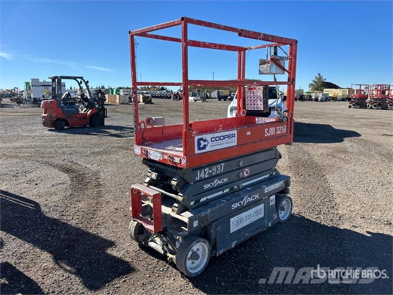 SkyJack SJIII3219 Electric Scissor Lift Šķerveida pacēlāji