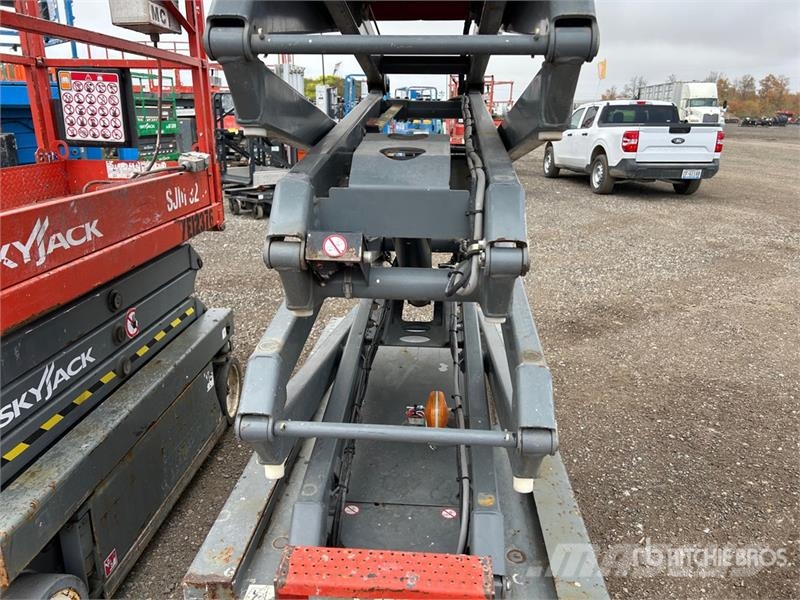 SkyJack SJIII3219 Electric Scissor Lift Šķerveida pacēlāji