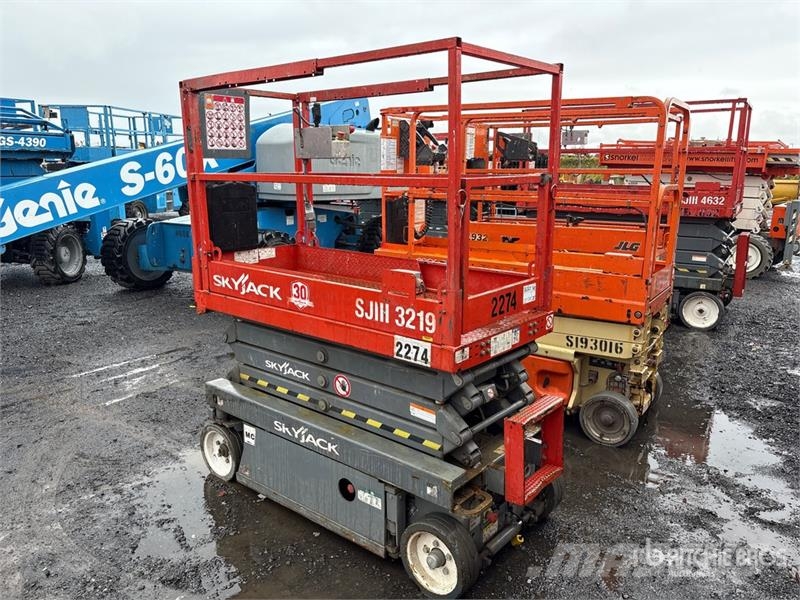SkyJack SJIII3219 Electric Scissor Lift Scissor lifts