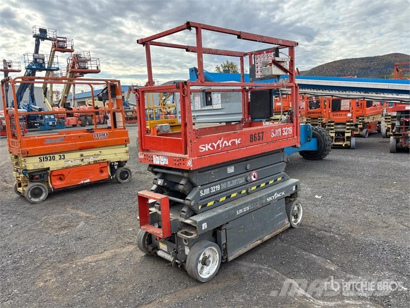 SkyJack SJIII3219 Electric Scissor Lift Scheren-Arbeitsbühnen