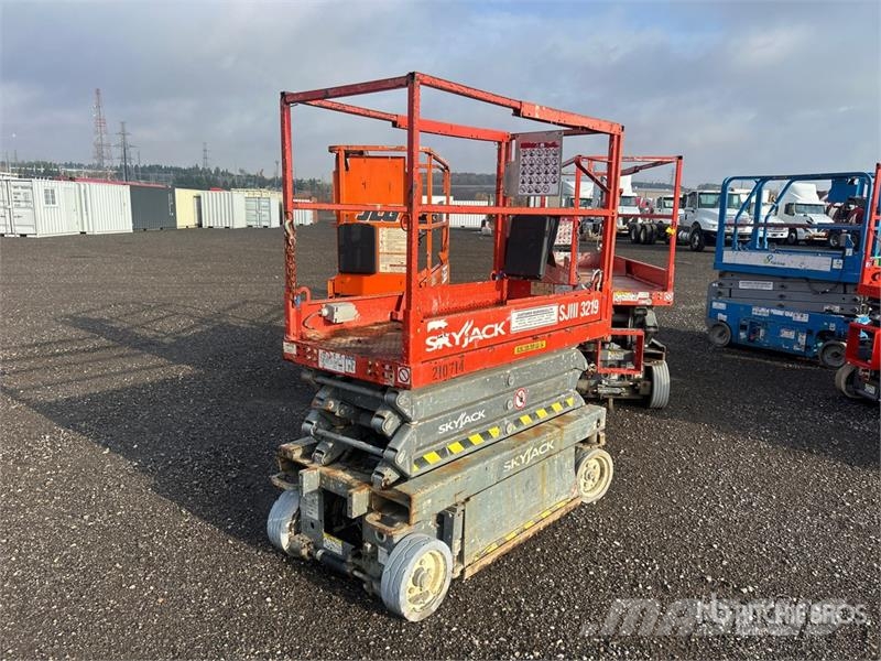 SkyJack SJIII3219 Electric Scissor Lift (Inoperable) رافعات مقصية الشكل