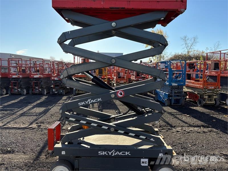 SkyJack SJIII3219 Electric Scissor Lift Scheren-Arbeitsbühnen
