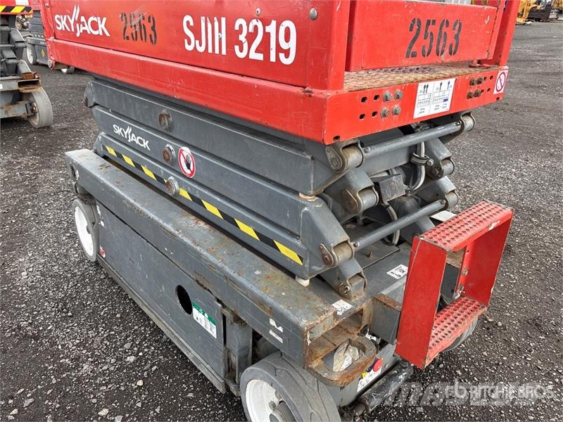 SkyJack SJIII3219 Electric Scissor Lift Škaraste platforme