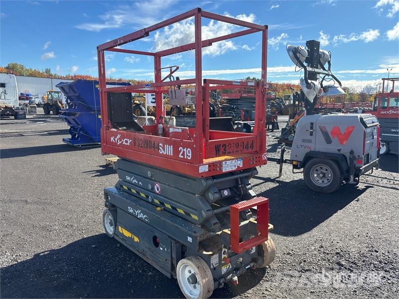 SkyJack SJIII3219 Electric Scissor Lift Šķerveida pacēlāji