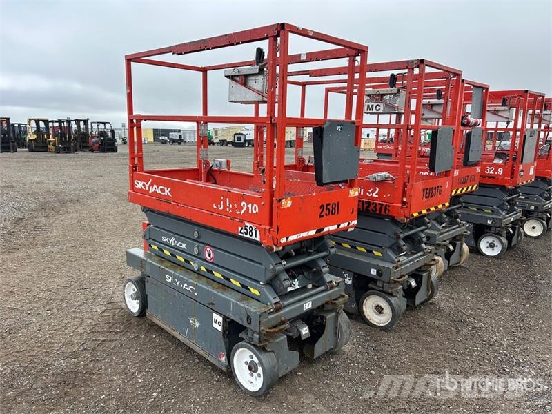 SkyJack SJIII3219 Electric Scissor Lift Šķerveida pacēlāji