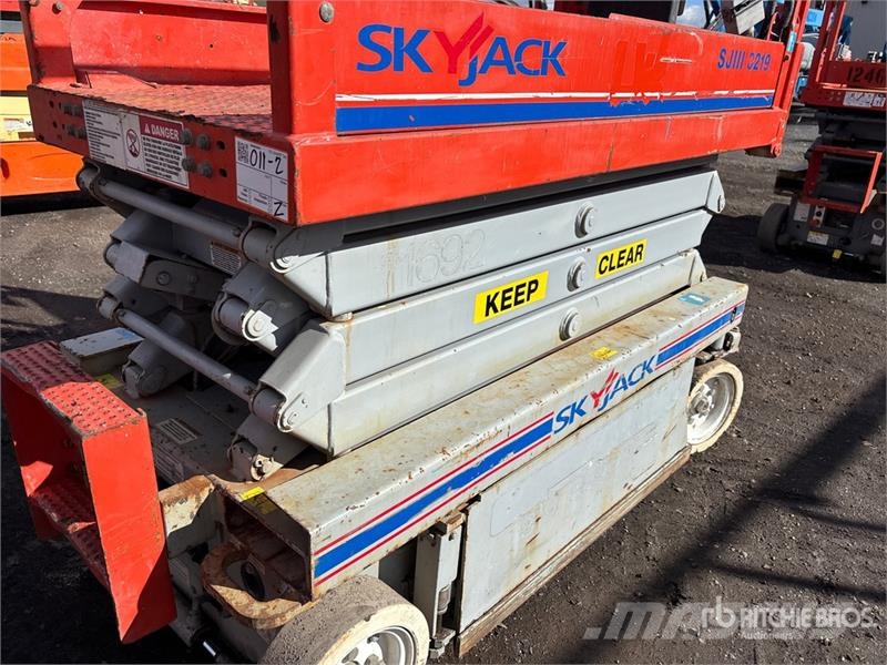 SkyJack SJIII3219 Electric Scissor Lift رافعات مقصية الشكل