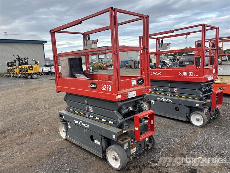 SkyJack SJIII3219 Electric Scissor Lift Šķerveida pacēlāji