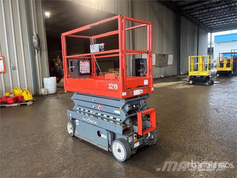 SkyJack SJIII3219 Electric Scissor Lift Ollós emelők