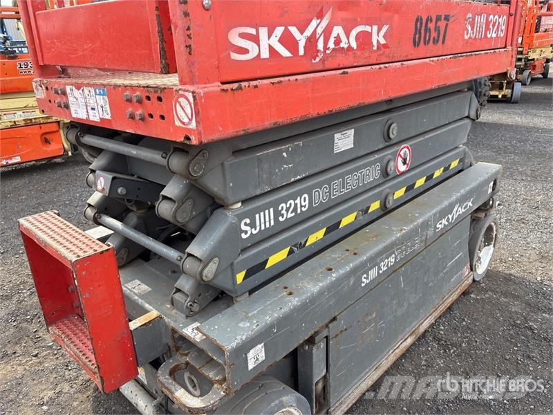 SkyJack SJIII3219 Electric Scissor Lift Scheren-Arbeitsbühnen