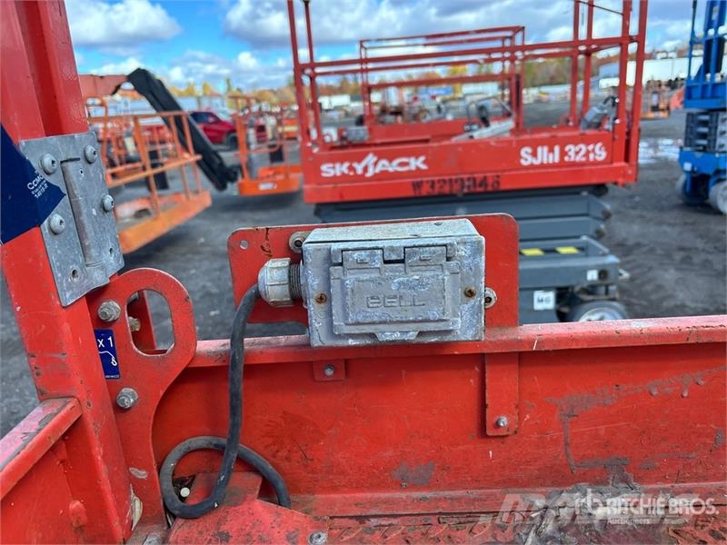 SkyJack SJIII3219 Electric Scissor Lift Käärtõstukid