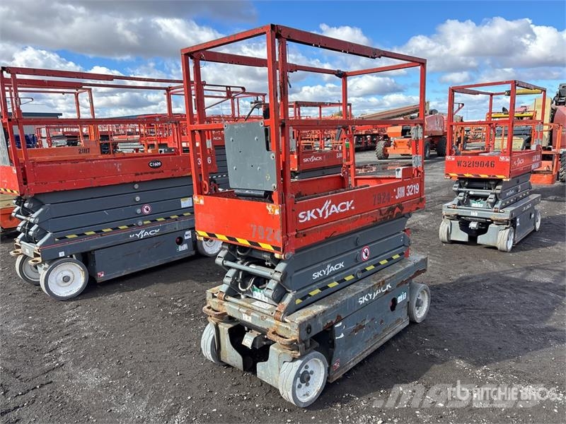 SkyJack SJIII3219 Electric Scissor Lift رافعات مقصية الشكل