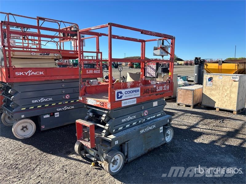 SkyJack SJIII3219 Electric Scissor Lift Šķerveida pacēlāji
