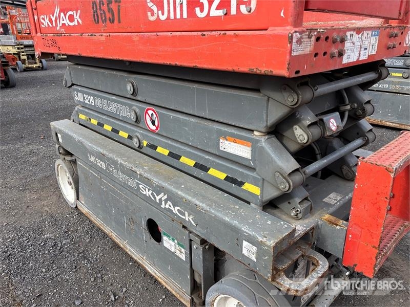 SkyJack SJIII3219 Electric Scissor Lift Scheren-Arbeitsbühnen