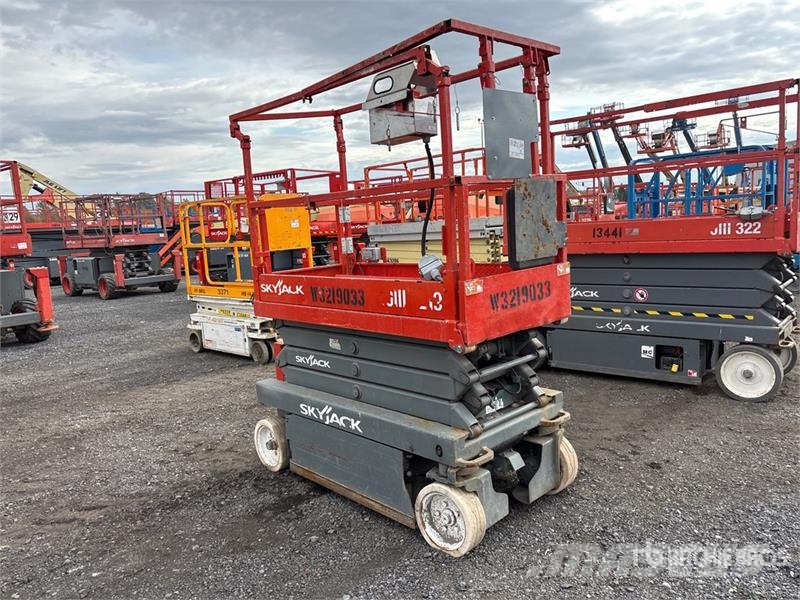 SkyJack SJIII3219 Electric Scissor Lift Šķerveida pacēlāji