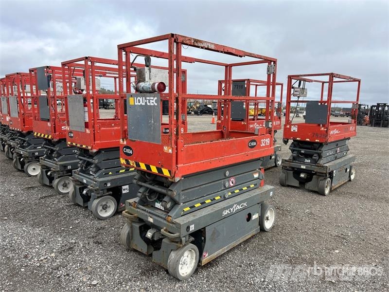 SkyJack SJIII3219 Electric Scissor Lift Šķerveida pacēlāji