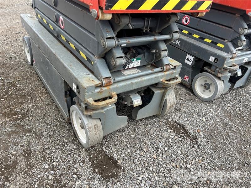 SkyJack SJIII3219 Electric Scissor Lift Šķerveida pacēlāji