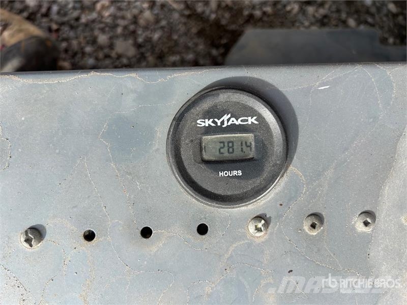 SkyJack SJIII3219 Electric Scissor Lift Šķerveida pacēlāji