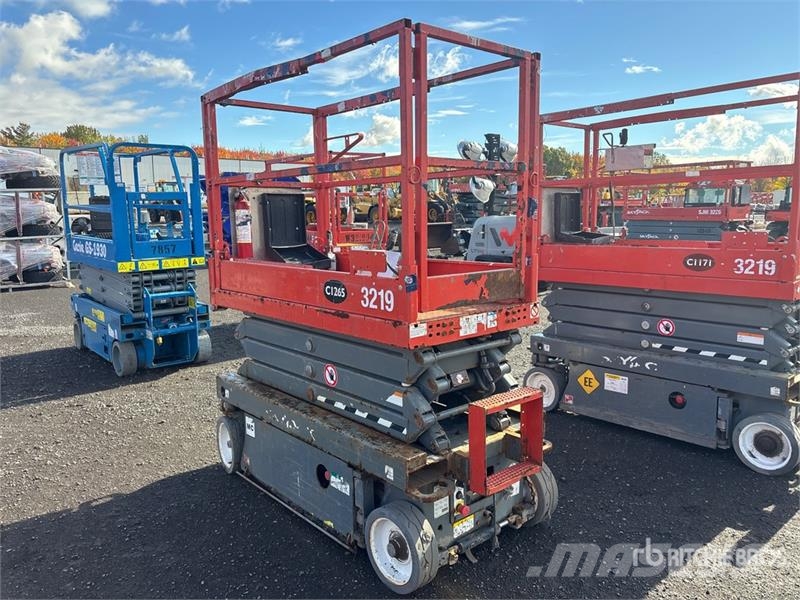 SkyJack SJIII3219 Electric Scissor Lift Šķerveida pacēlāji
