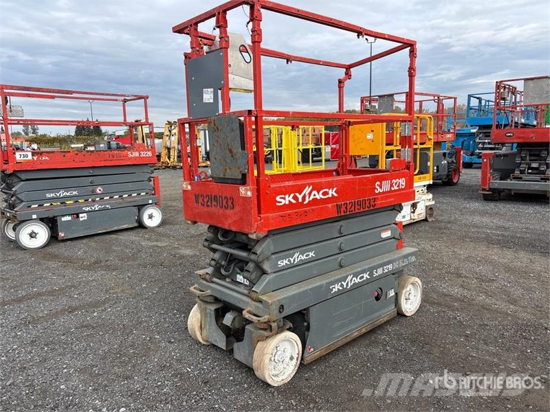 SkyJack SJIII3219 Electric Scissor Lift Šķerveida pacēlāji