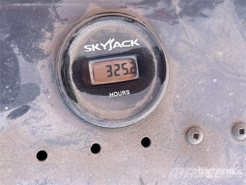 SkyJack SJIII3219 Electric Scissor Lift Šķerveida pacēlāji