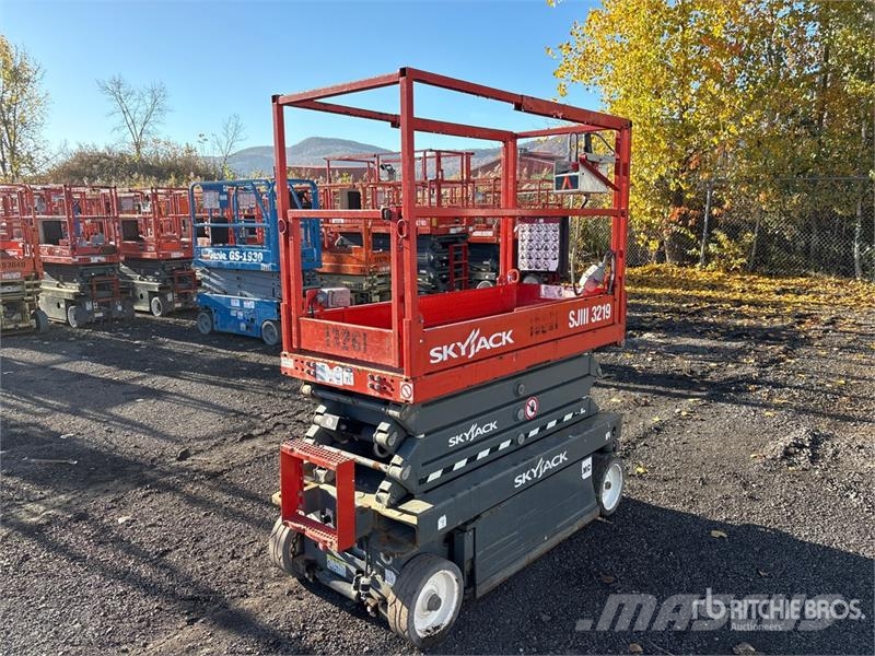 SkyJack SJIII3219 Electric Scissor Lift Scheren-Arbeitsbühnen