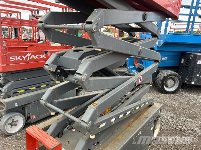 SkyJack SJIII3219 Electric Scissor Lift Šķerveida pacēlāji